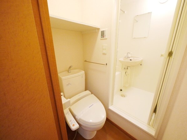 レオパレスカトルセゾン戸田公園の物件内観写真